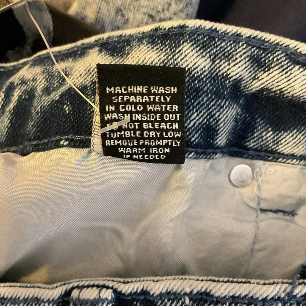 Rue 21 Premium Denim Mens Jean Shorts Patchwork Supreme Flex Graffiti Size 30 - Picture 4 of 7